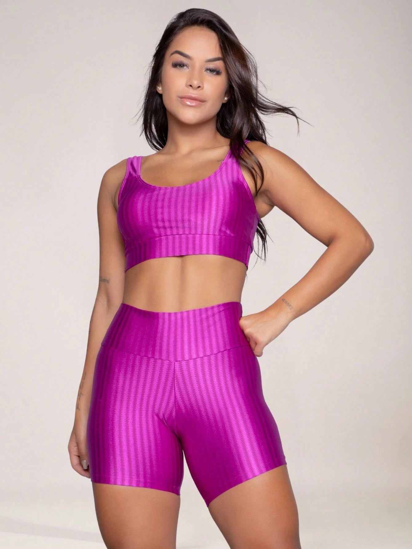 Conjunto Feminino Fitness Shorts e Top em Poliamida