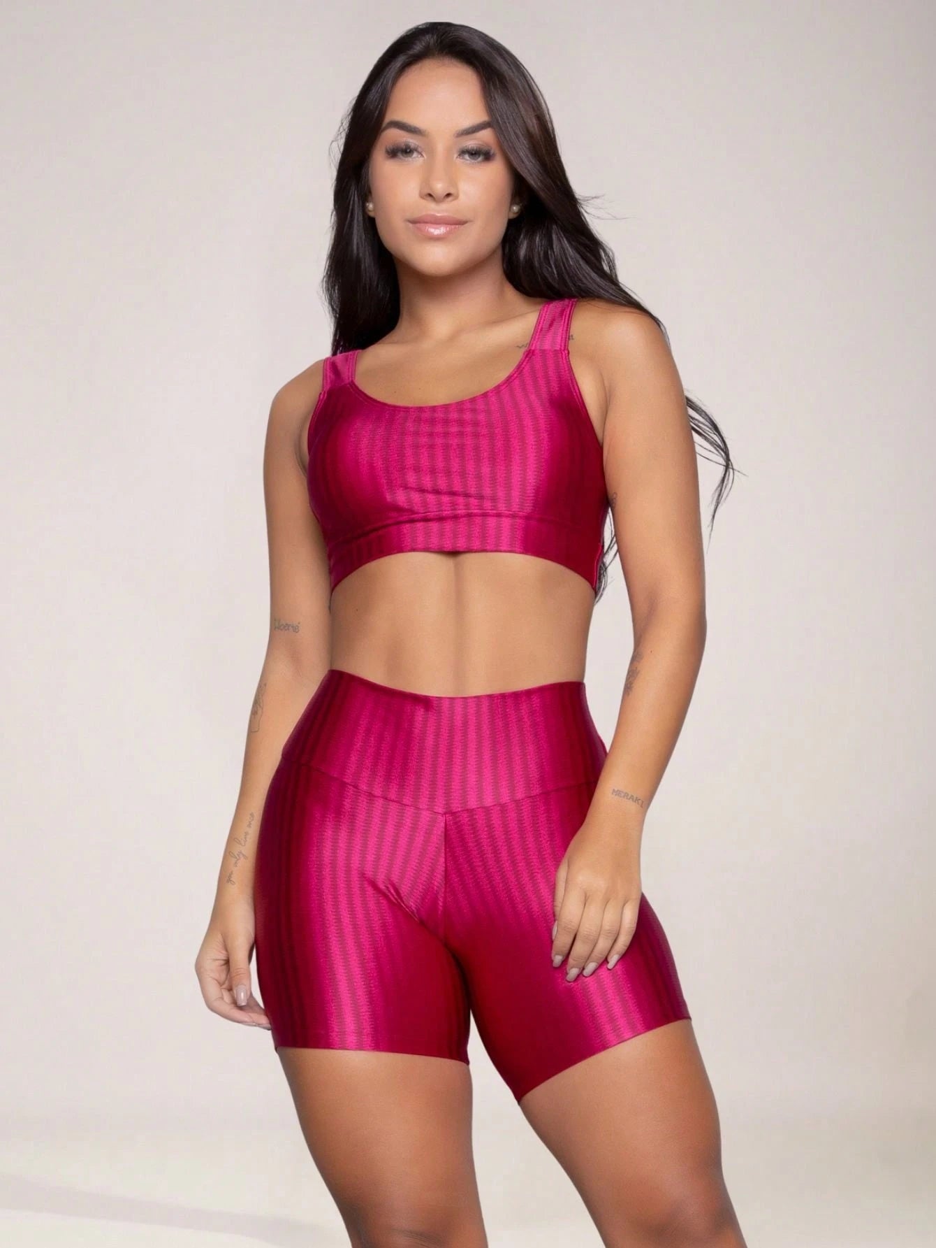 Conjunto Feminino Fitness Shorts e Top em Poliamida
