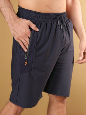 Bermuda Masculina com Cordão e Bolsos