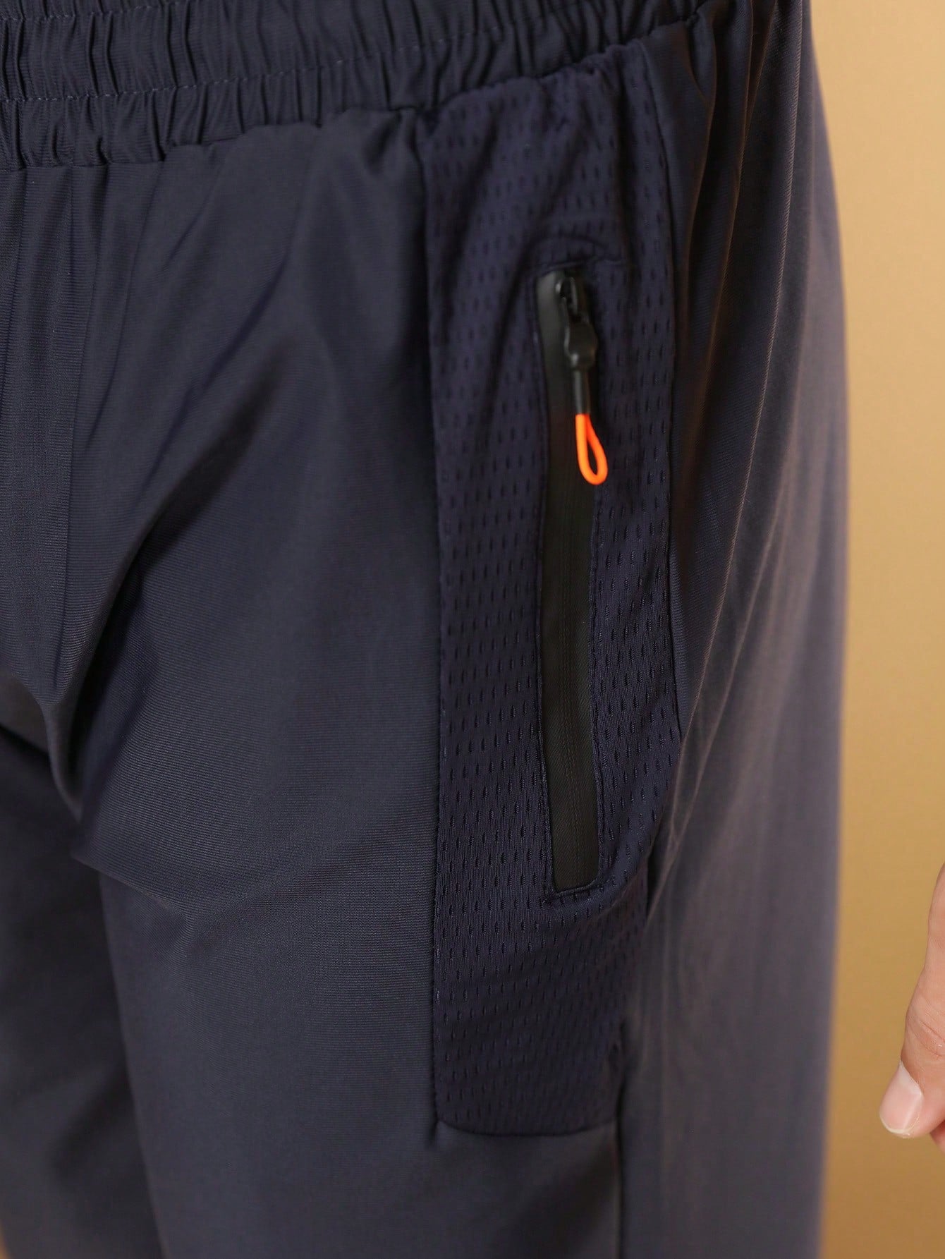 Vendedor Indicado
Shorts de seda gelada de secagem rápida para academia masculina