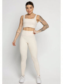 Conjunto Fitness Feminino Slim Fit em Poliamida