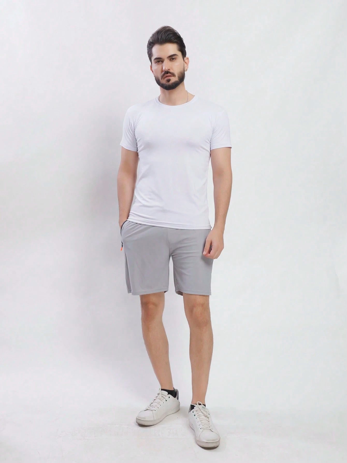 Vendedor Indicado
Shorts de seda gelada de secagem rápida para academia masculina