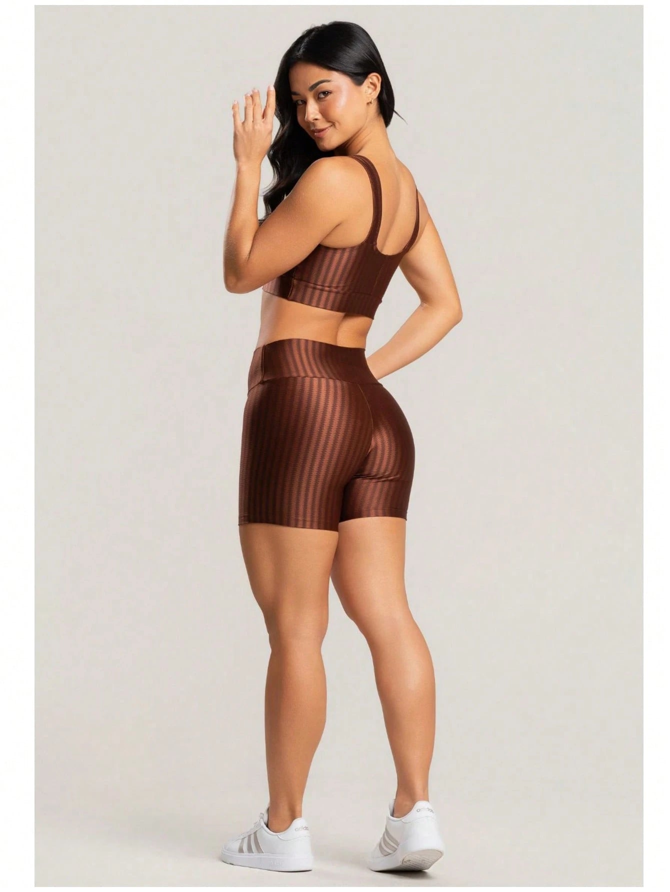 Conjunto Feminino Fitness Shorts e Top em Poliamida