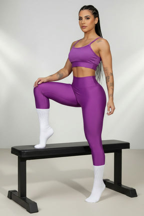 Meia Aeróbica Cano Médio com Tecido Grosso e Estilo Esportivo